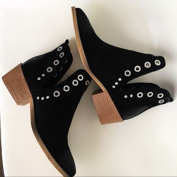 WANTED Western Rivet Grommet Ankle Boots Size 8.5 Black NWOB - Picture 4 of 9